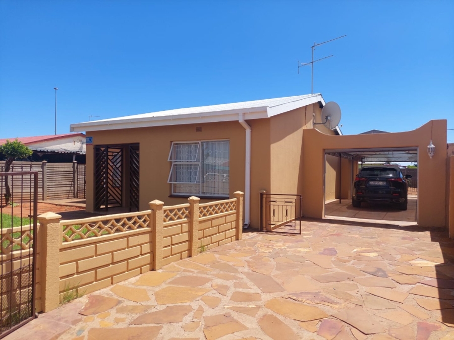 3 Bedroom Property for Sale in Roodepan Northern Cape